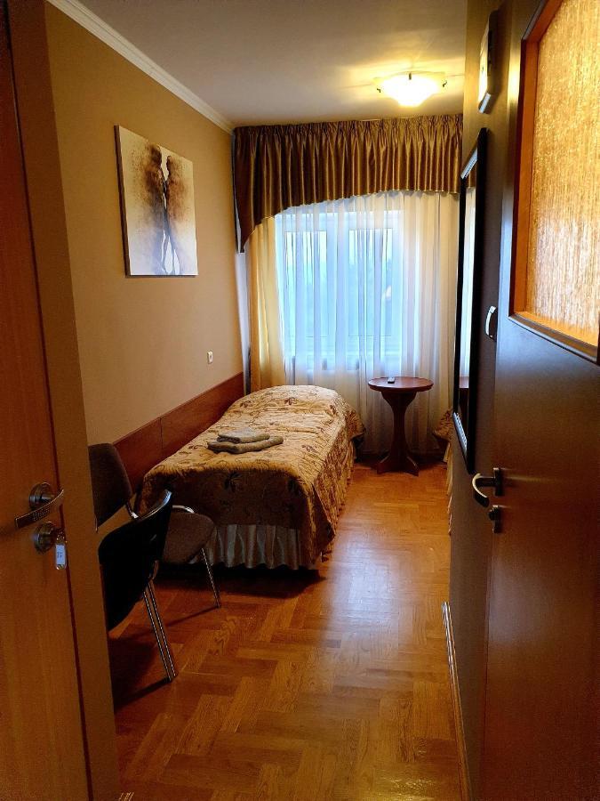 Palac Pod Debami Otel Zalasowa Dış mekan fotoğraf